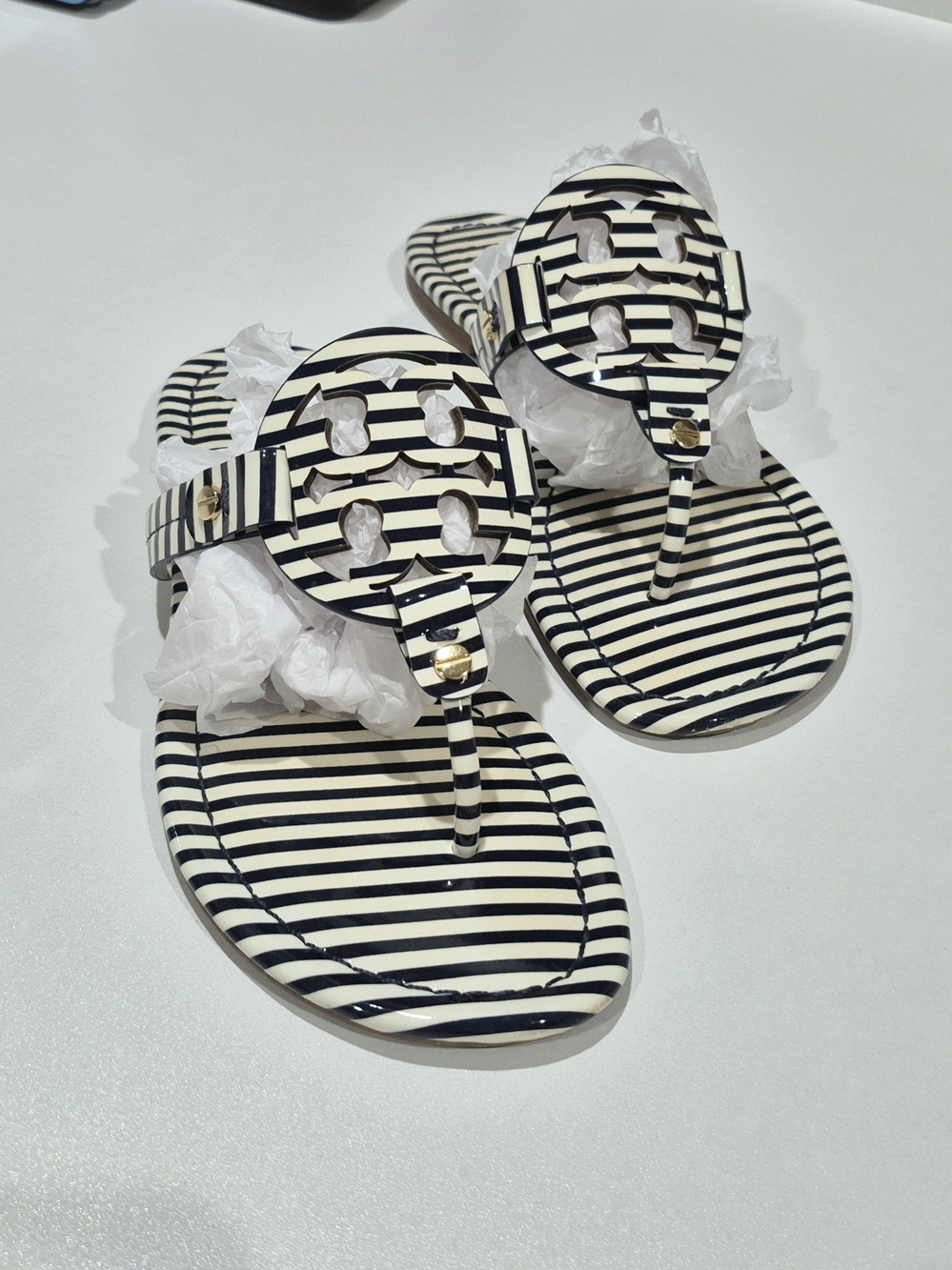 Gorgeous TORY BURCH Striped Navy & White Patent Leather Miller Sandals